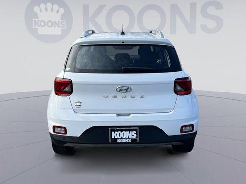 2023 Hyundai VENUE SEL