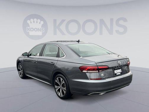 2022 Volkswagen Passat 2.0T SE