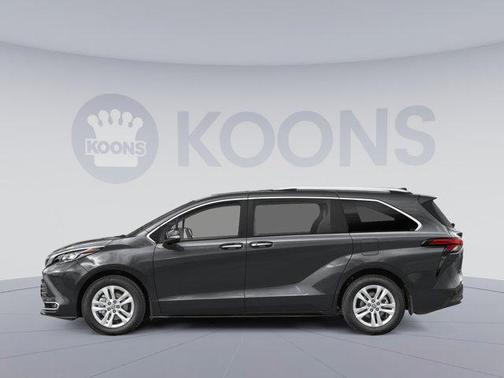 2025 Toyota Sienna Limited 7-Passenger