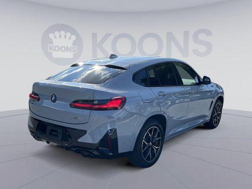 2025 BMW X4 xDrive30i