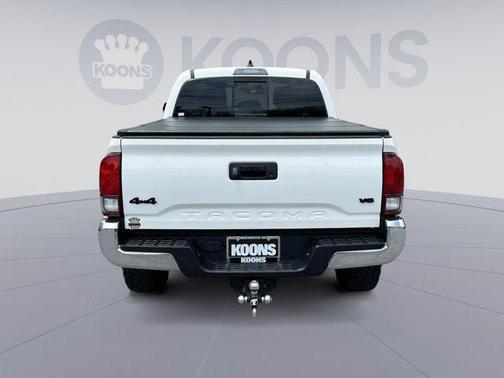 White 2022 Toyota Tacoma SR5