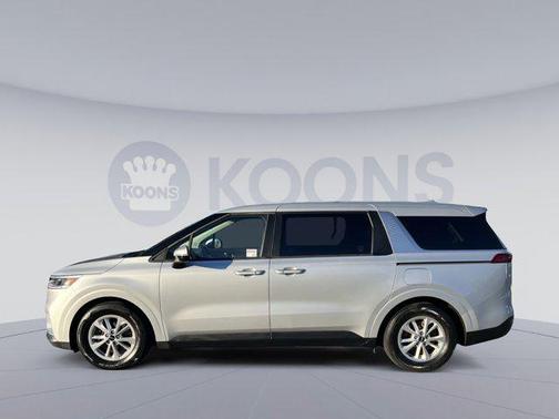 2023 Kia Carnival LX