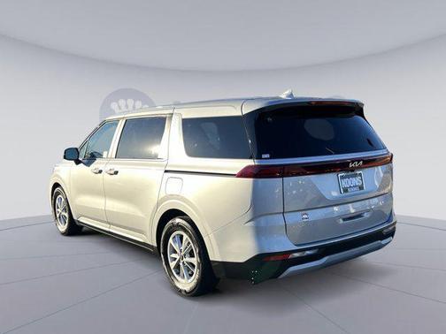 2023 Kia Carnival LX