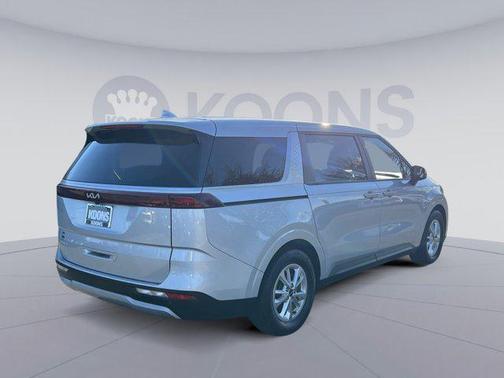 2023 Kia Carnival LX