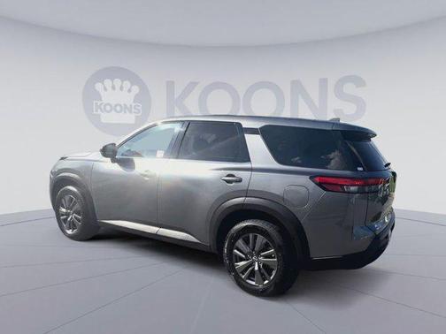 2022 Nissan Pathfinder S 4WD