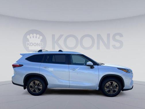 2023 Toyota Highlander Hybrid XLE