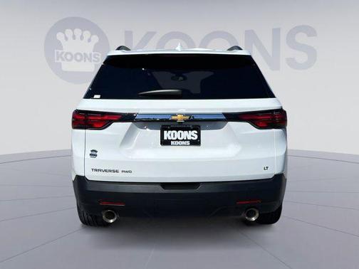 Summit White 2023 Chevrolet Traverse LT Cloth
