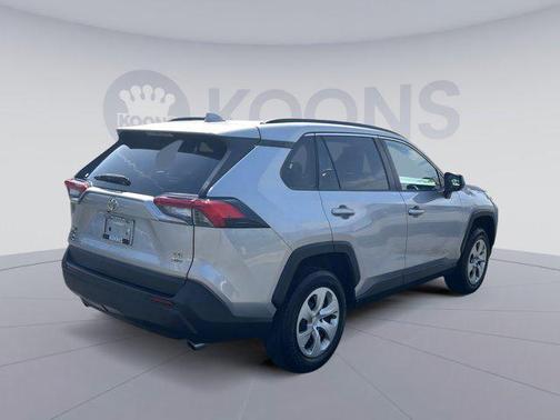 2021 Toyota RAV4 LE