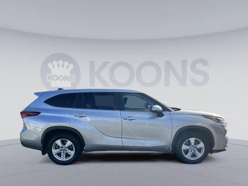 2024 Toyota Highlander LE