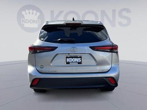 2024 Toyota Highlander LE