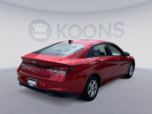 2022 Hyundai ELANTRA SE