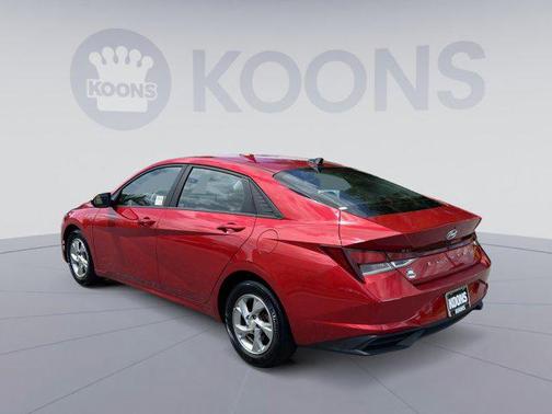 2022 Hyundai ELANTRA SE
