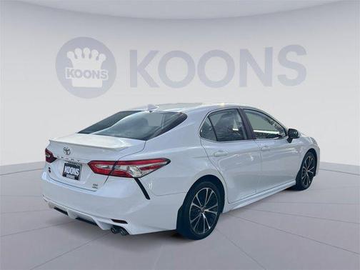 2020 Toyota Camry SE