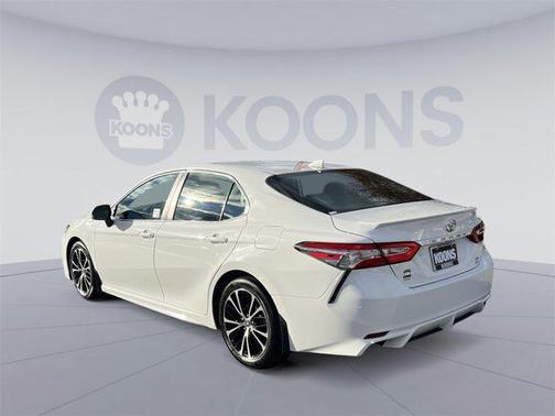 2020 Toyota Camry SE