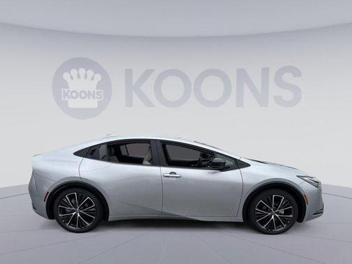 2025 Toyota Prius XLE