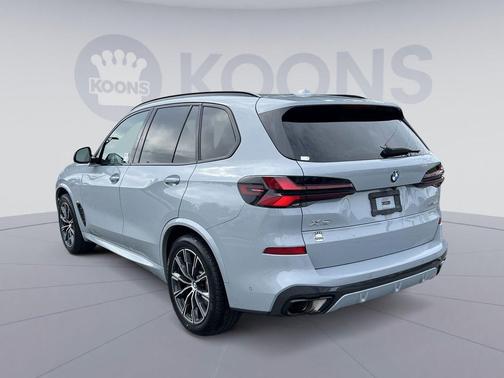 Brooklyn Grey Metallic 2024 BMW X5 xDrive40i