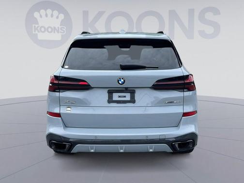 Brooklyn Grey Metallic 2024 BMW X5 xDrive40i