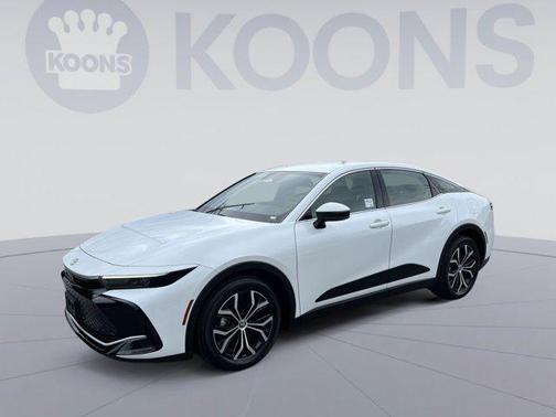 Oxygen White 2025 Toyota Crown XLE