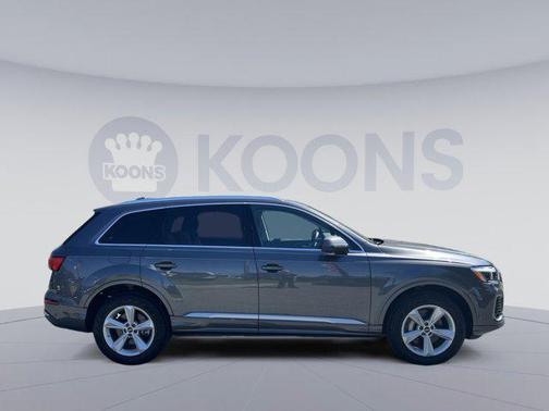 Samurai Gray Metallic 2025 Audi Q7 45 Premium