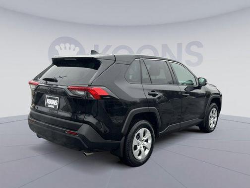 2023 Toyota RAV4 LE