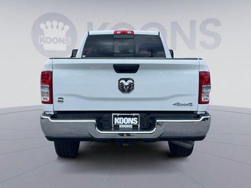 2024 RAM 2500 Tradesman Crew Cab 4x4 6'4' Box