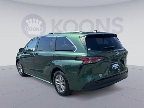 Cypress 2022 Toyota Sienna LE