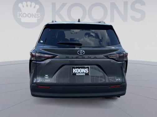 2025 Toyota Sienna XLE