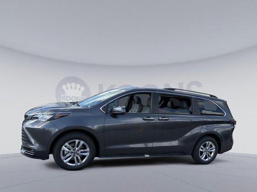 2025 Toyota Sienna XLE