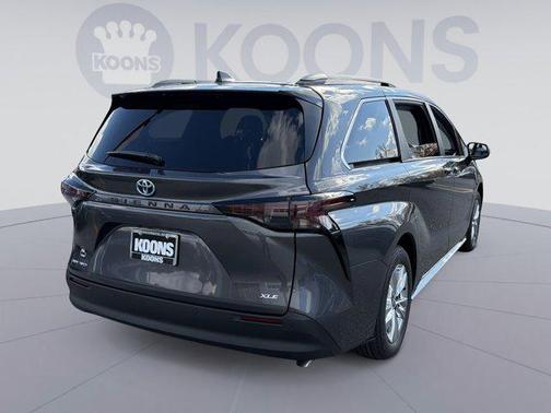 2025 Toyota Sienna XLE