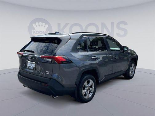 2022 Toyota RAV4 XLE