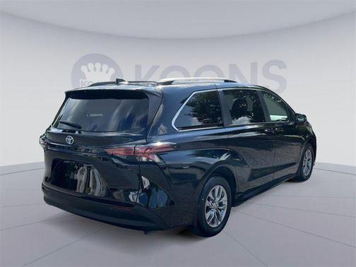 2021 Toyota Sienna LE