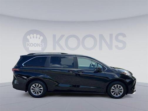 2021 Toyota Sienna LE