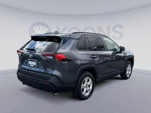 2021 Toyota RAV4 Hybrid XLE