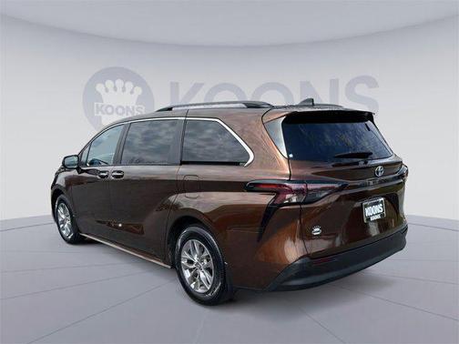 2023 Toyota Sienna XLE 8 Passenger