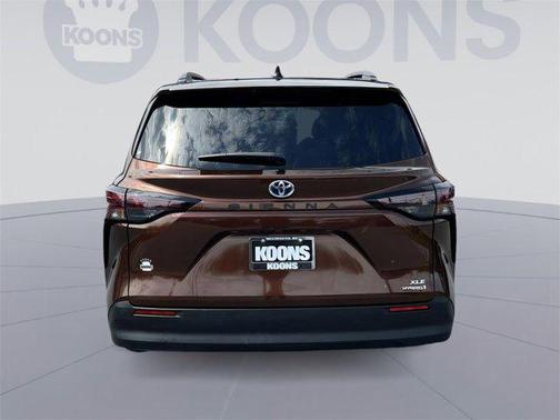 2023 Toyota Sienna XLE 8 Passenger