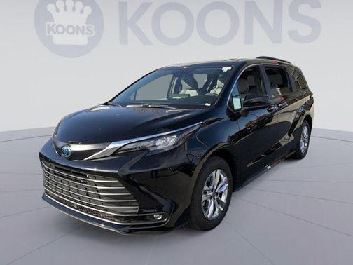 2025 Toyota Sienna XLE