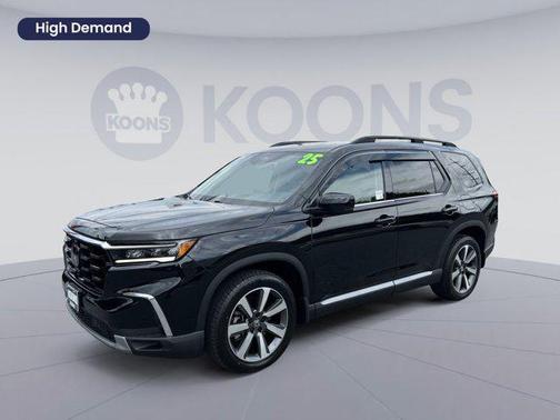 Crystal Black Pearl 2025 Honda Pilot Elite