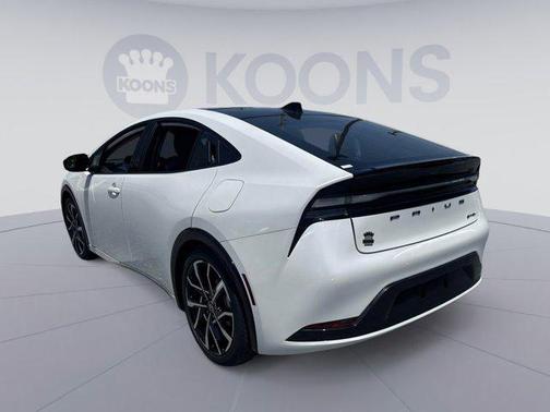 2025 Toyota Prius L