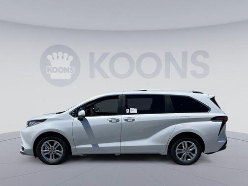 Wind Chill Pearl 2026 Toyota Sienna Limited