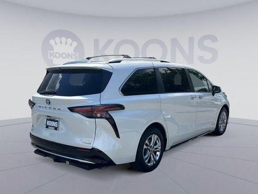 Blizzard Pearl 2021 Toyota Sienna Platinum