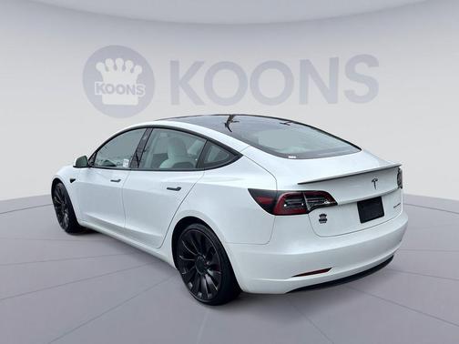 Pearl White Multi-Coat 2021 Tesla Model 3 Performance