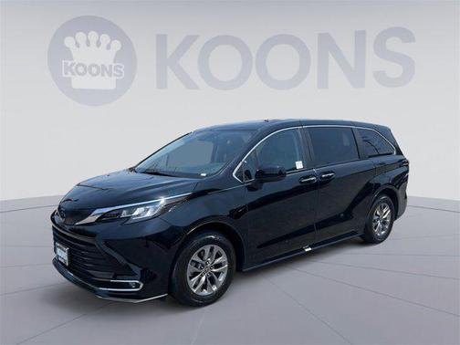 2022 Toyota Sienna XLE 7 Passenger