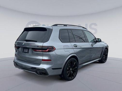 2024 BMW X7 M60i