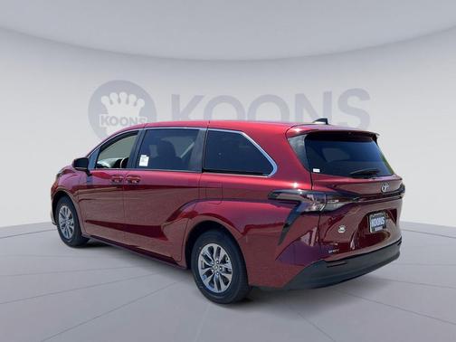 Ruby Flare Pearl 2026 Toyota Sienna LE