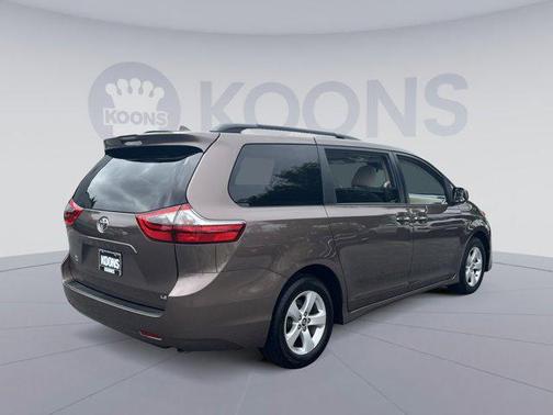 2020 Toyota Sienna LE
