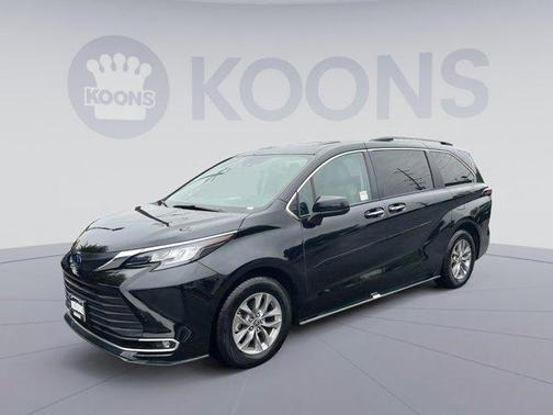 2022 Toyota Sienna XLE 7 Passenger