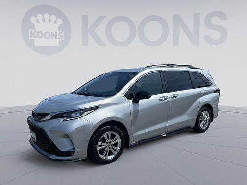 2022 Toyota Sienna XSE 7 Passenger