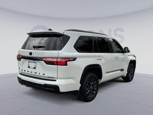 2025 Toyota Sequoia SR5