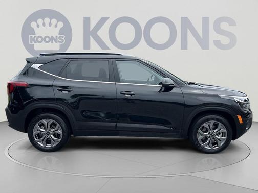 Fusion Black 2024 Kia Seltos S