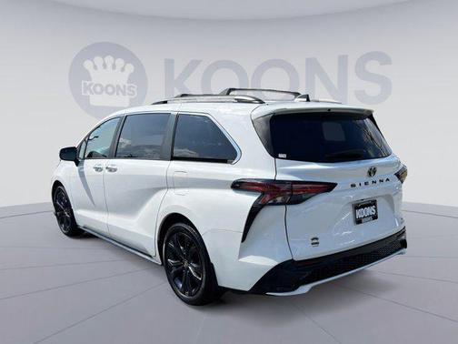 2022 Toyota Sienna XSE 7 Passenger